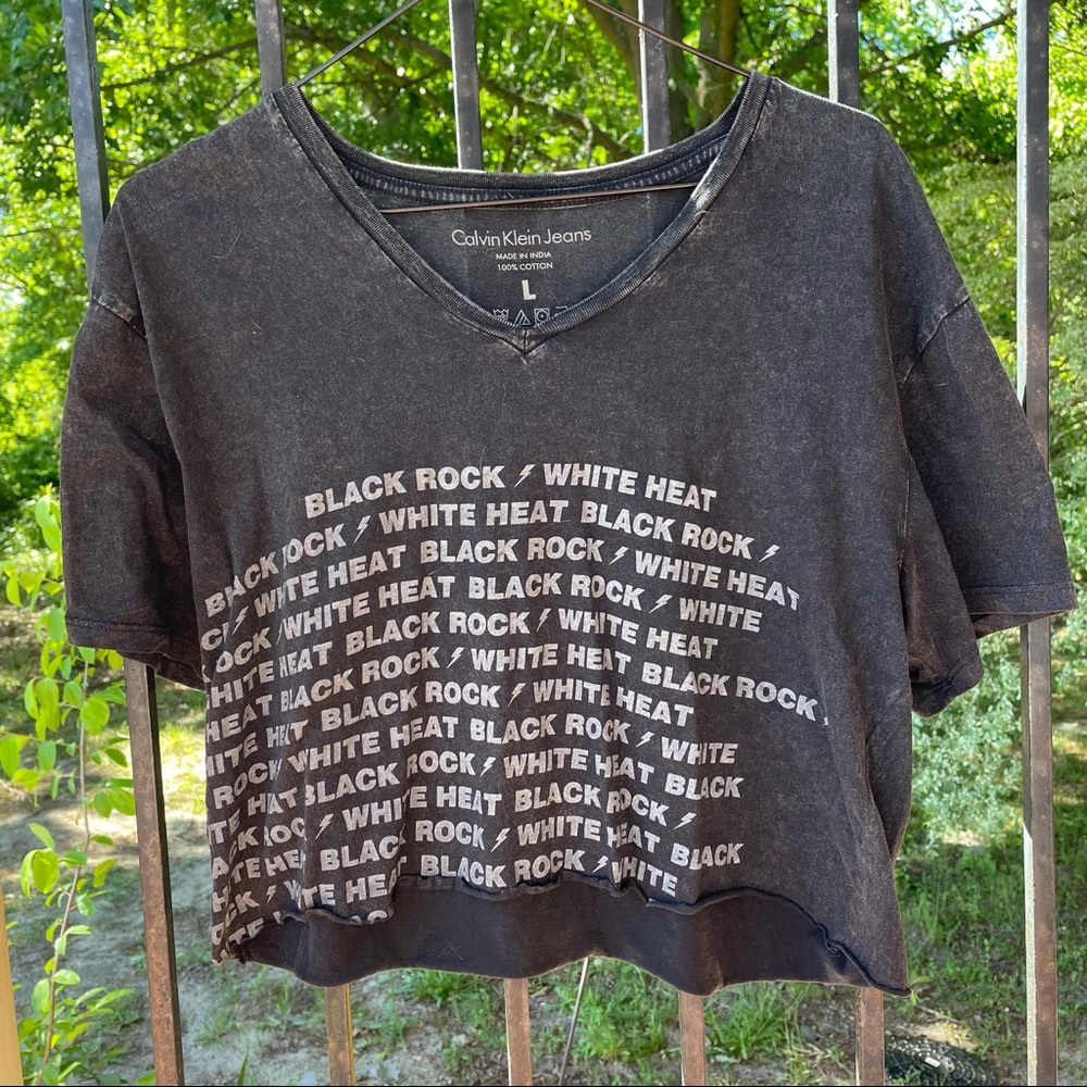 calvin klein cropped v neck